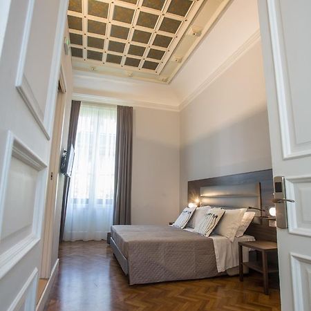 Re Vittorio De Luxe Panzió Messina Kültér fotó