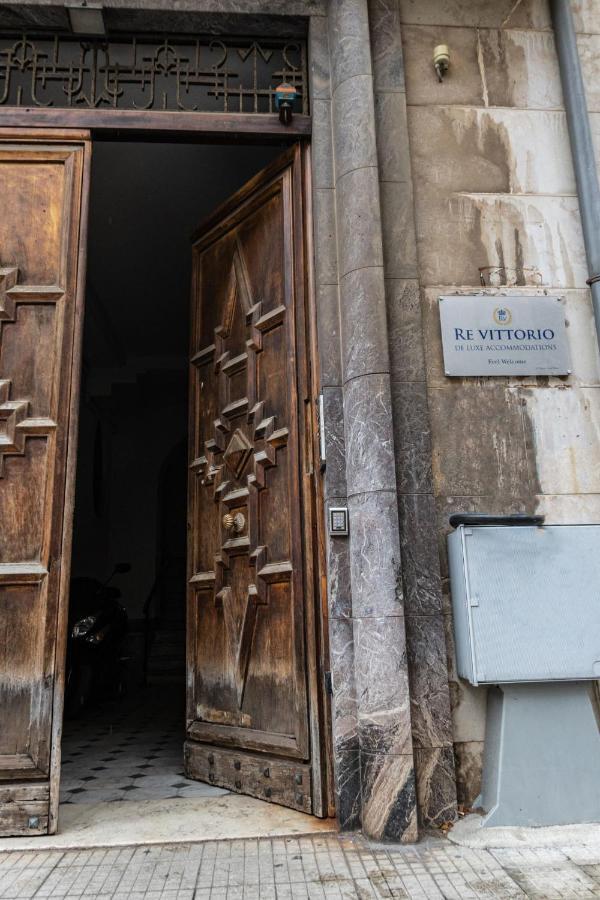 Re Vittorio De Luxe Panzió Messina Kültér fotó